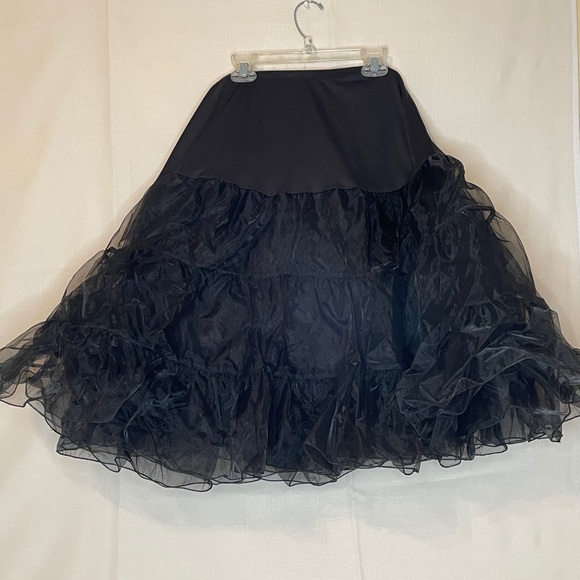 Accessories - Black Crinoline Tulle Full Skirt Halloween Poodle